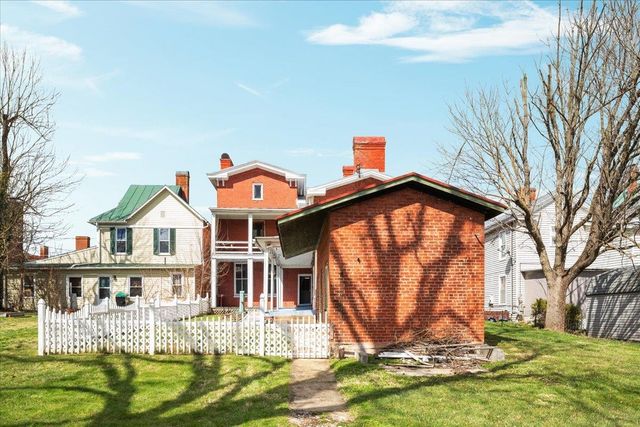 9400 S CONGRESS ST, New Market, VA 22844