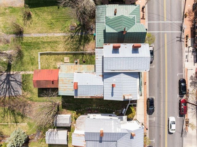 9400 S CONGRESS ST, New Market, VA 22844