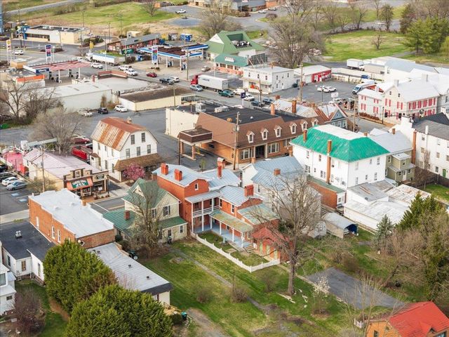 9400 S CONGRESS ST, New Market, VA 22844