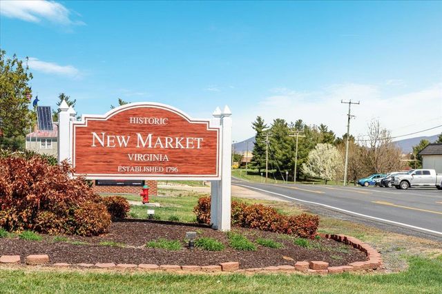 9400 S CONGRESS ST, New Market, VA 22844