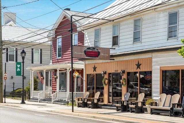 9400 S CONGRESS ST, New Market, VA 22844