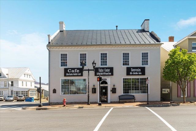 9400 S CONGRESS ST, New Market, VA 22844