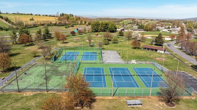 9400 S CONGRESS ST, New Market, VA 22844