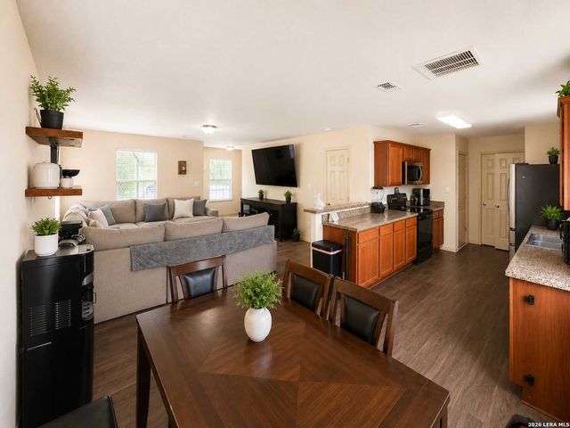 11434 Buck Cyn, San Antonio, TX 78213