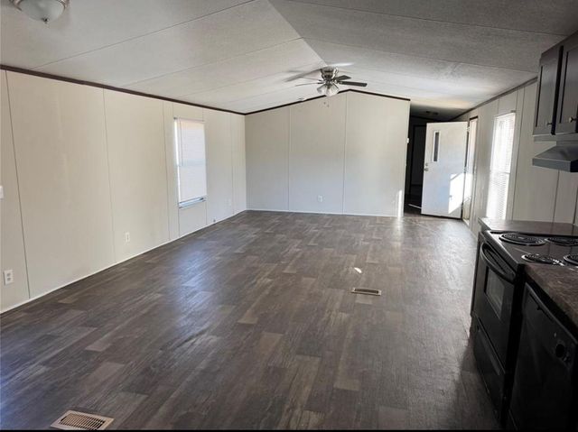 511 County Road 2218, Cleveland, TX 77327