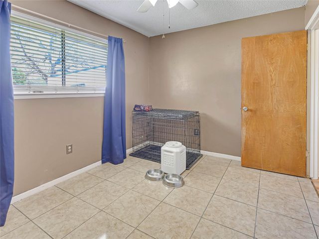 721 Sycamore Street, Lake Jackson, TX 77566