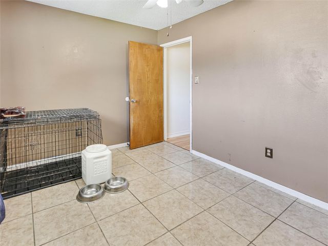 721 Sycamore Street, Lake Jackson, TX 77566