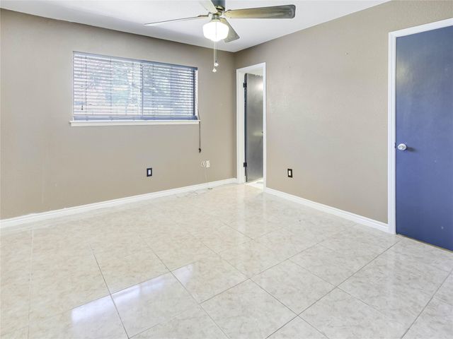 721 Sycamore Street, Lake Jackson, TX 77566