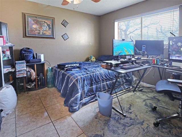 721 Sycamore Street, Lake Jackson, TX 77566