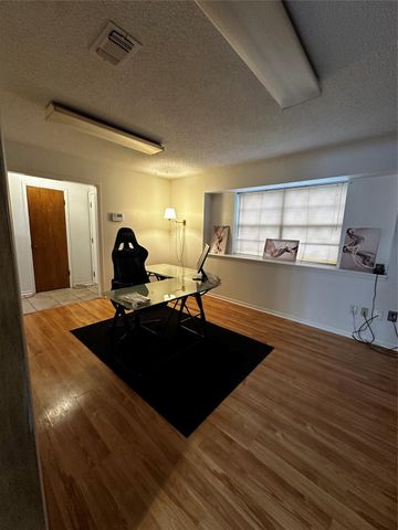 721 Sycamore Street, Lake Jackson, TX 77566