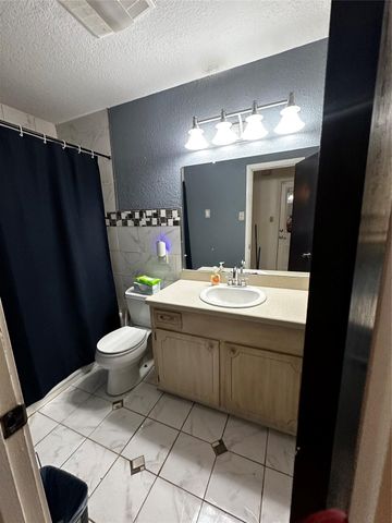 721 Sycamore Street, Lake Jackson, TX 77566