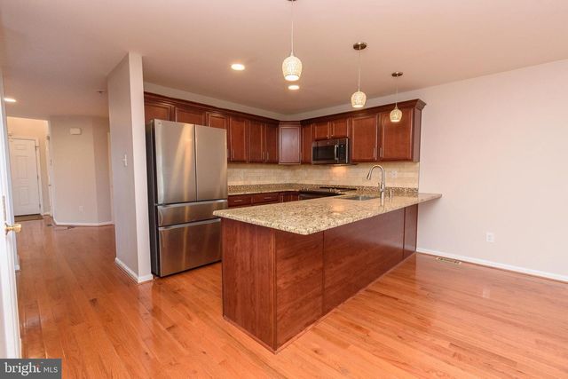 521 DOGWOOD DR, Ambler, PA 19002