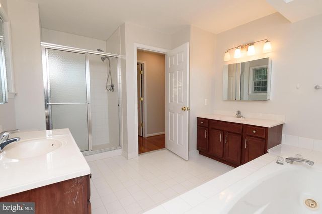 521 DOGWOOD DR, Ambler, PA 19002