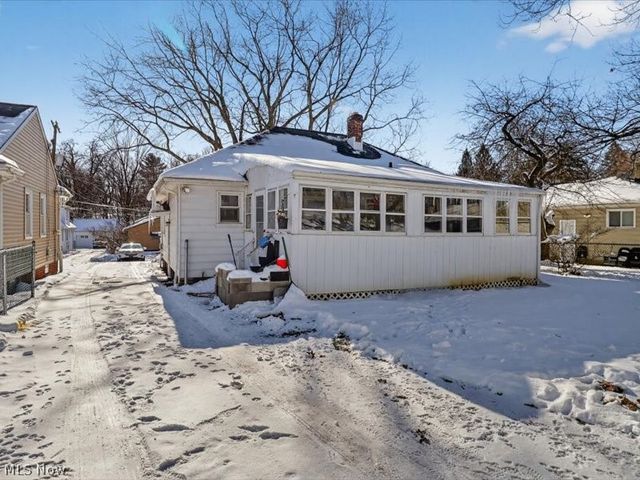 16241 Glenburn Avenue, Maple Heights, OH 44128