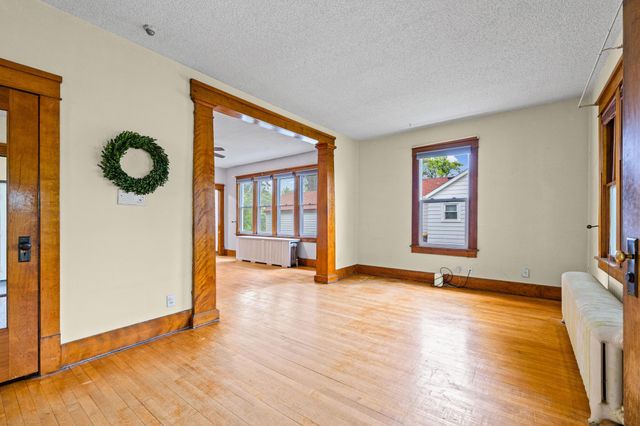 627 4th Avenue W, Shakopee, MN 55379