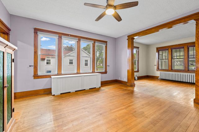 627 4th Avenue W, Shakopee, MN 55379