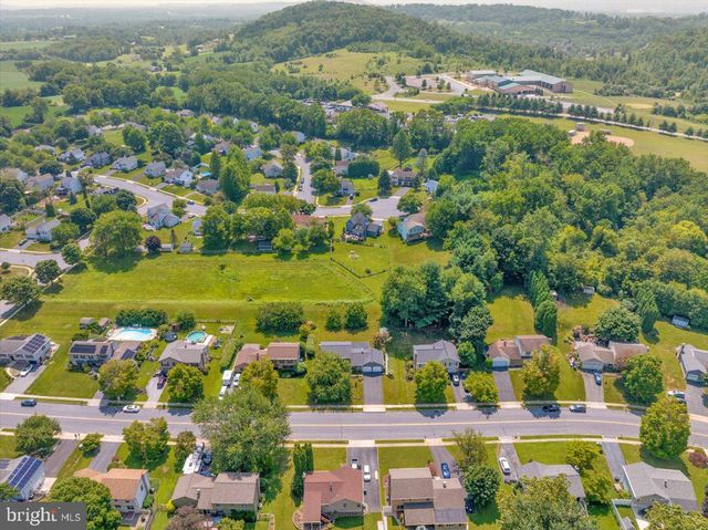 4826 FARMING RIDGE BLVD, Reading, PA 19606