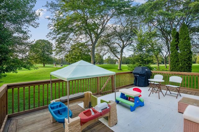 2328 Acorn Place, Buffalo Grove, IL 60089