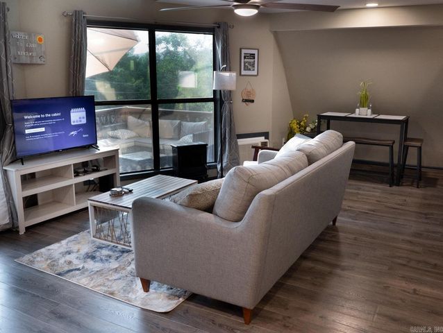 356 Stone Creek Road, Hardy, AR 72542