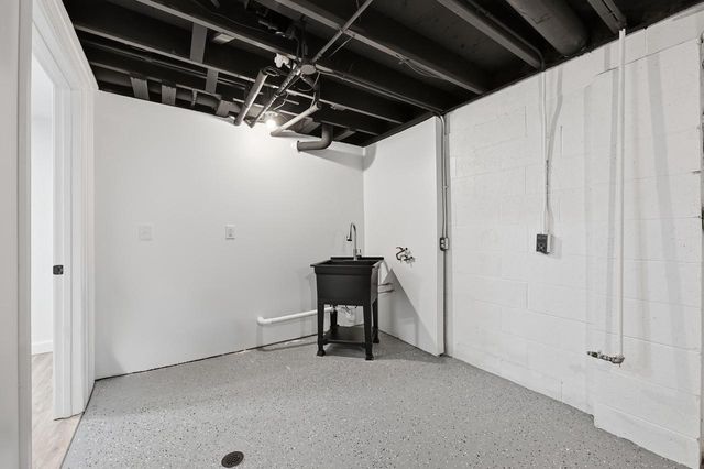 8803 W Cheyenne STREET, Milwaukee, WI 53224
