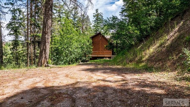 8832 N Whispering Pines Road, Pocatello, ID 83201