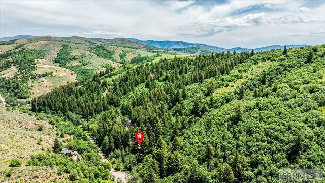 8832 N Whispering Pines Road, Pocatello, ID 83201