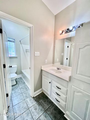 101 Wildflower Lane, Lafayette, LA 70506