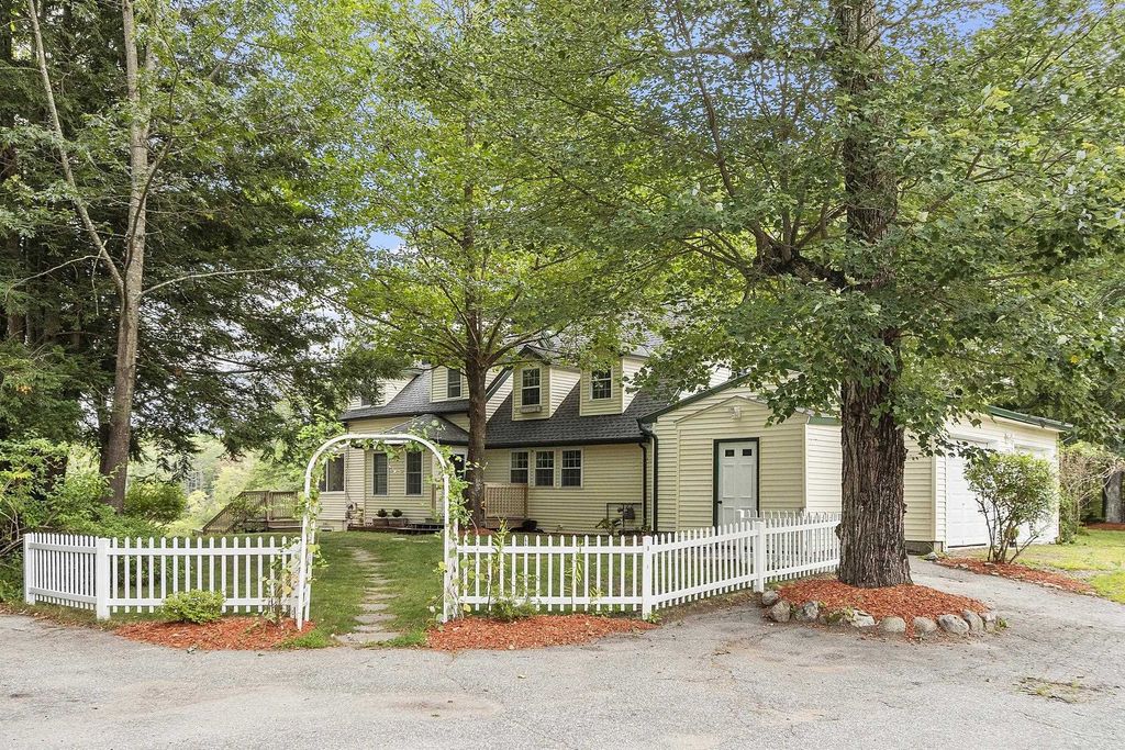 49 Sebbins Pond Drive, Bedford, NH 03110