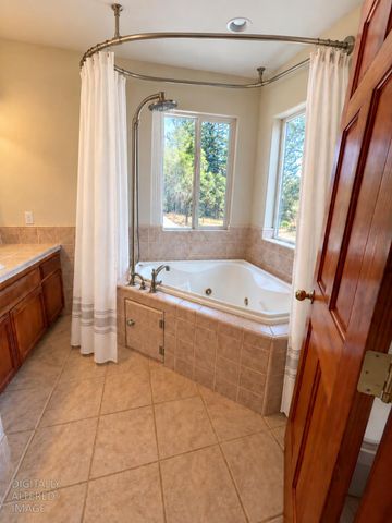 10779 Newtown Rd, Nevada City, CA 95959