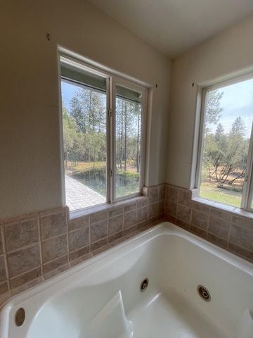10779 Newtown Rd, Nevada City, CA 95959