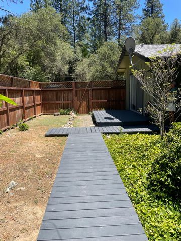 10779 Newtown Rd, Nevada City, CA 95959