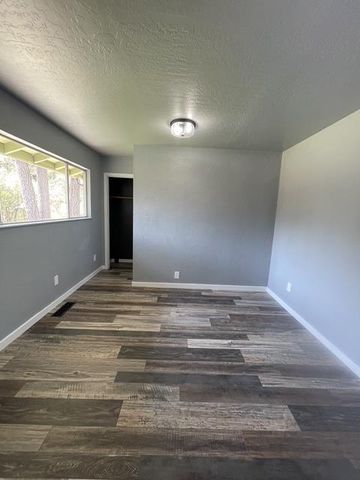 10779 Newtown Rd, Nevada City, CA 95959