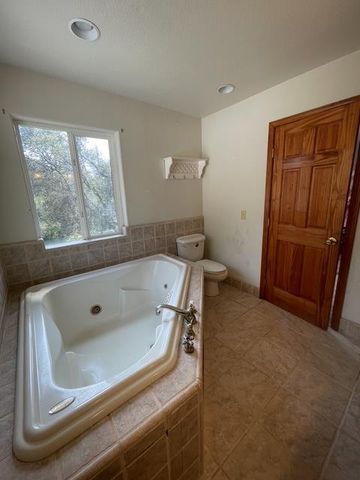 10779 Newtown Rd, Nevada City, CA 95959