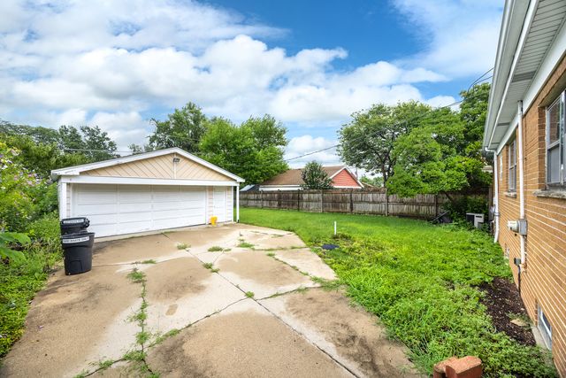 1625 Heidorn Avenue, Westchester, IL 60154