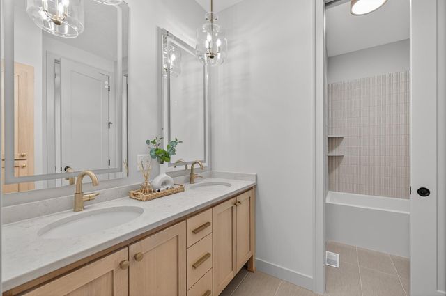 973 200th Avenue NW, Cedar, MN 55011