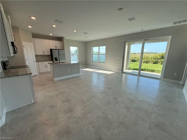2819 71st ST W, Lehigh Acres, FL 33971