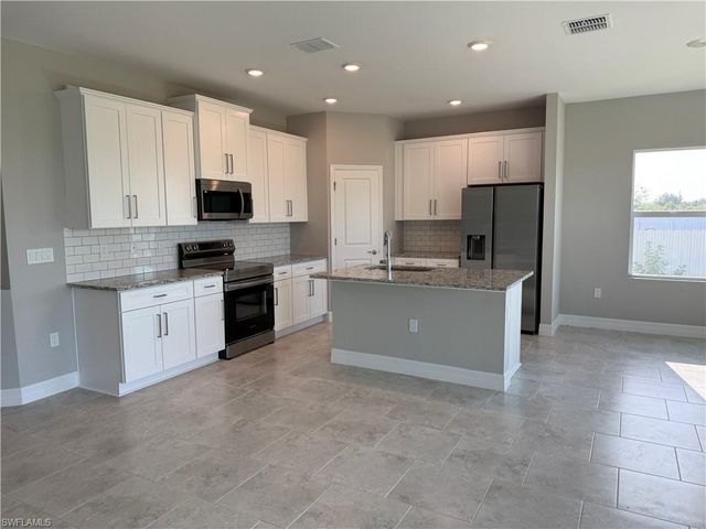 2819 71st ST W, Lehigh Acres, FL 33971
