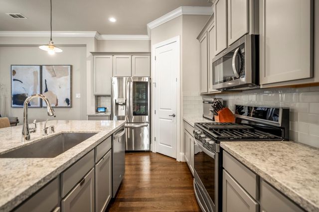 8422 Oak Leaf Point Drive, Houston, TX 77055