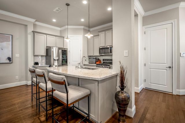 8422 Oak Leaf Point Drive, Houston, TX 77055