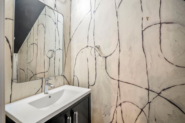 8422 Oak Leaf Point Drive, Houston, TX 77055