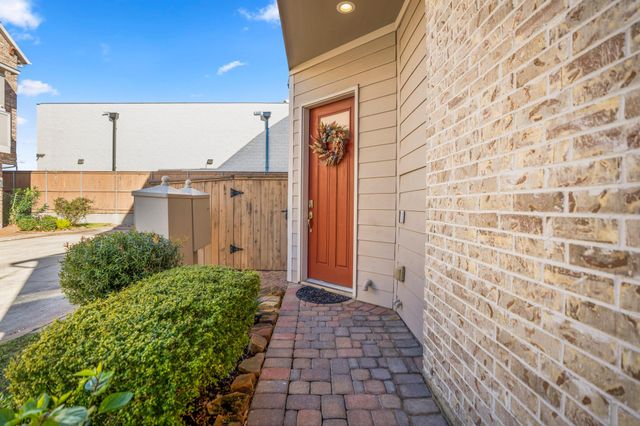 8422 Oak Leaf Point Drive, Houston, TX 77055