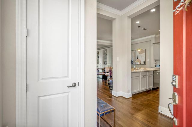 8422 Oak Leaf Point Drive, Houston, TX 77055