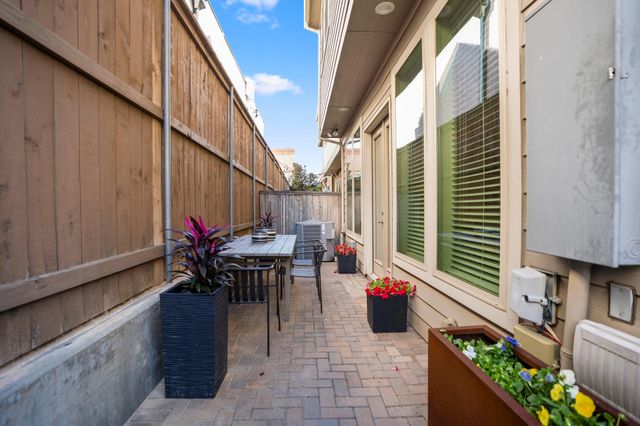 8422 Oak Leaf Point Drive, Houston, TX 77055