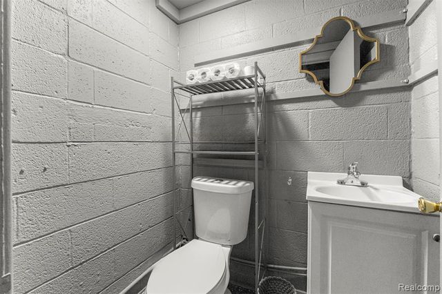 12744 E 8 Mile Road, Detroit, MI 48205