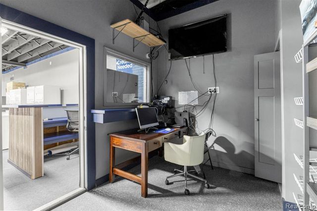 12744 E 8 Mile Road, Detroit, MI 48205