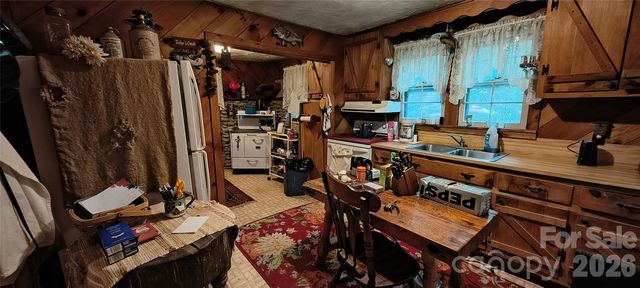 8340 Hwy 90 Highway, Collettsville, NC 28611