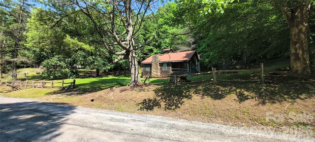 8340 Hwy 90 Highway, Collettsville, NC 28611