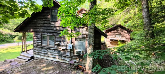 8340 Hwy 90 Highway, Collettsville, NC 28611
