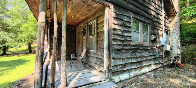 8340 Hwy 90 Highway, Collettsville, NC 28611