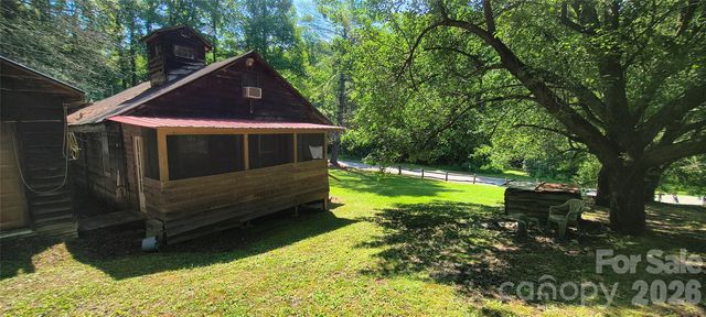 8340 Hwy 90 Highway, Collettsville, NC 28611